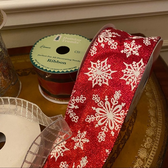 7 rolls of Holiday Ribbon - Picture 4 of 5